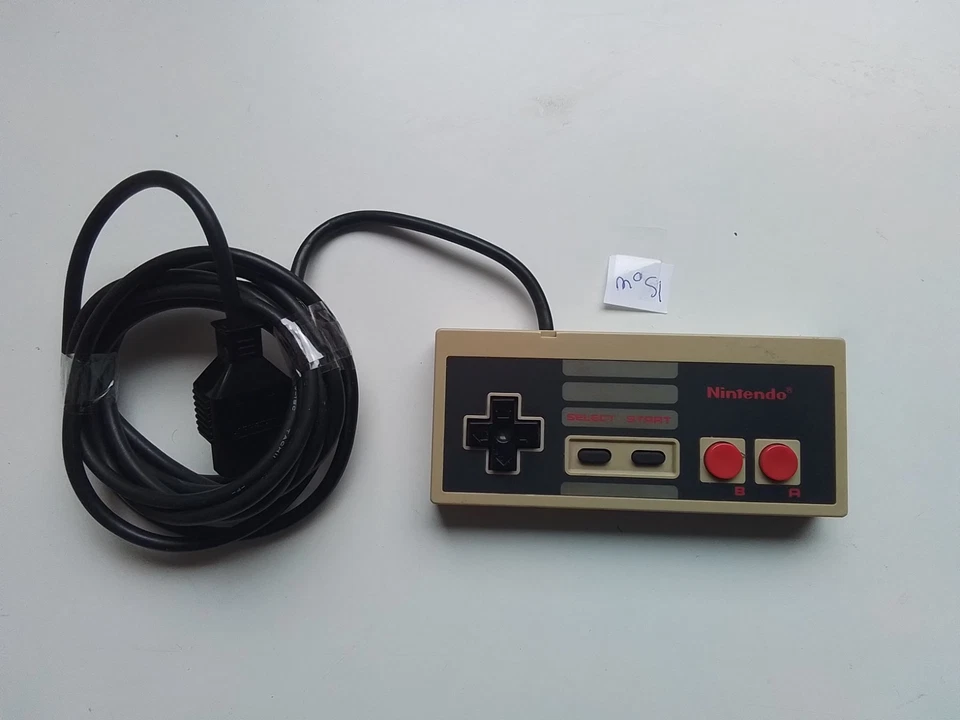 Manette Officielle pour Console Nintendo NES !!!! - Photo 1/3