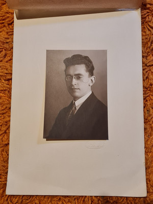 Foto Portrait auf Karton ca. 1928/29 /30x21/Foto-10x14,5/Deckblatt