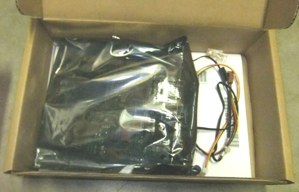 34L0501 30L5980 PCI token-ring 100/16/4 high-speed PCI adapter - Image 2 of 2