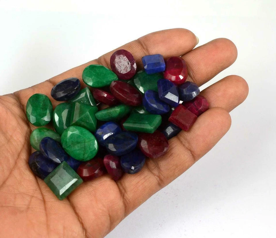 Emerald, Ruby, Blue Sapphire Loose Gemstone 500 Ct Mix Shape Treated - Image 3 of 4