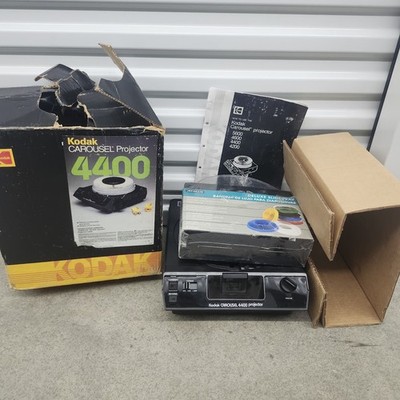 Kodak 4400 Carousel Slide Projector With Lens N Slide Trays Excellent Condition!