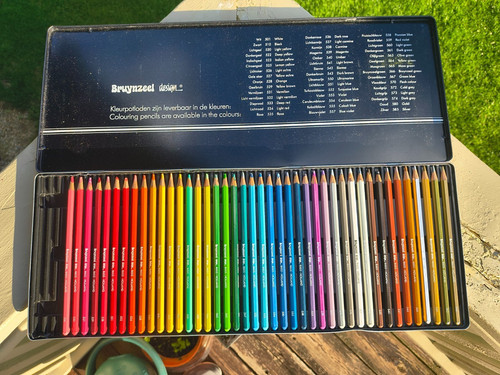 Bruynzeel Design Set of 45 Colouring Pencils (missing 3) Gently Used Tin Holland