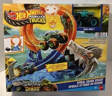 Hot Wheels Monster Trucks Shark vs Dinos Spiral Shark Smash Play Set