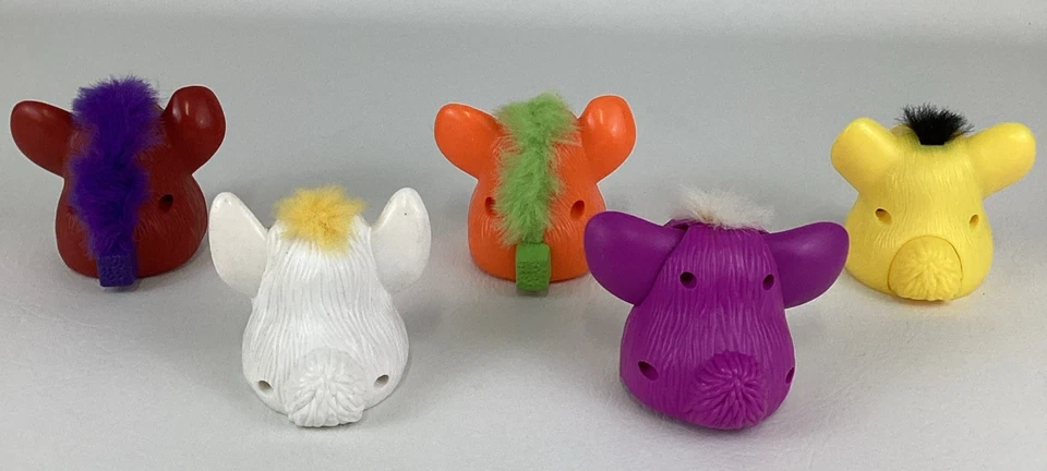 Lote de figuras de juguete Furby McDonald's Happy Meal de 3" de colección de los 90 juguetes coleccionables Foto 3 de 4