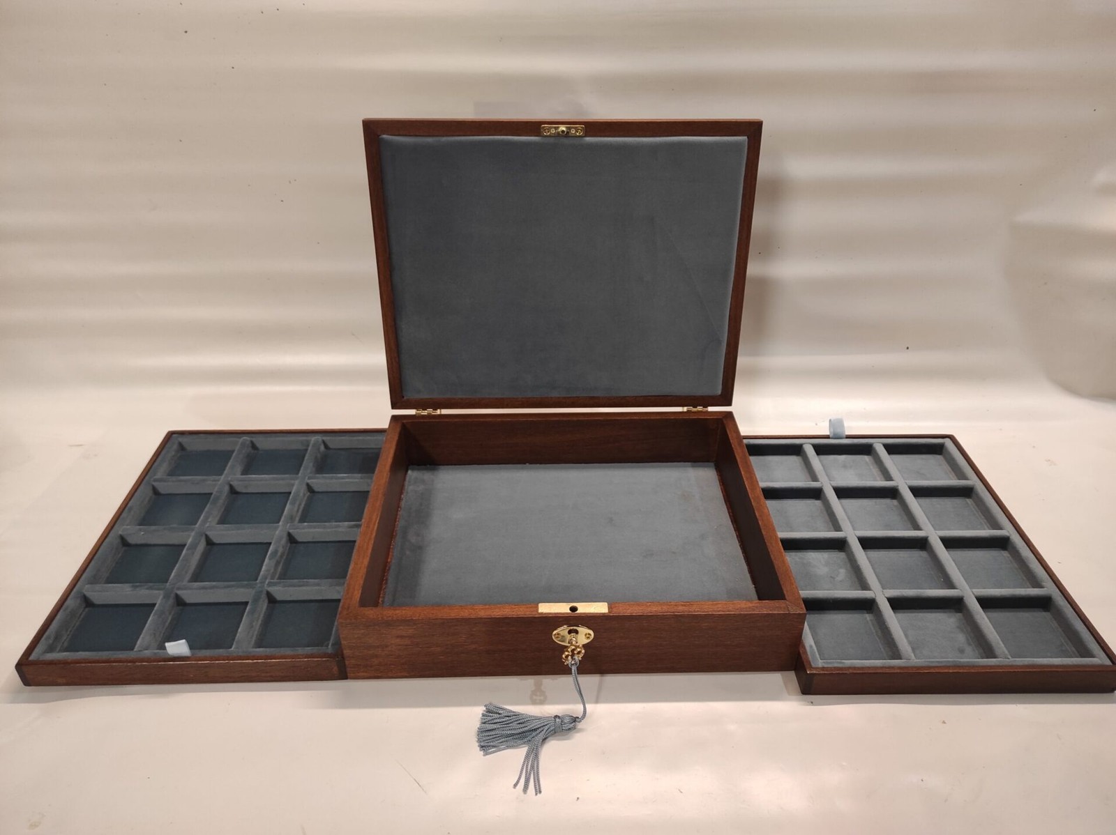 Cofre De Madera Para Monedas Medallas Joyas Coins&More 2 Bandejas En Terciopelo