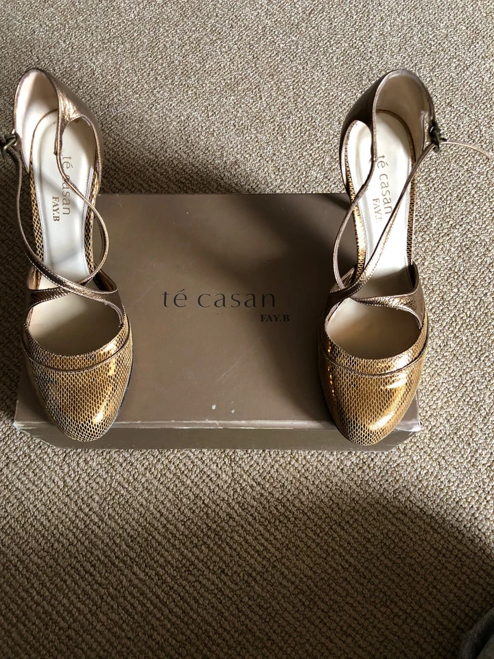 Nuevo piso muestra te casan FY.B Zapatos Mujer,talla 37,col.Bronce.Hecho en España. Foto 2 de 4