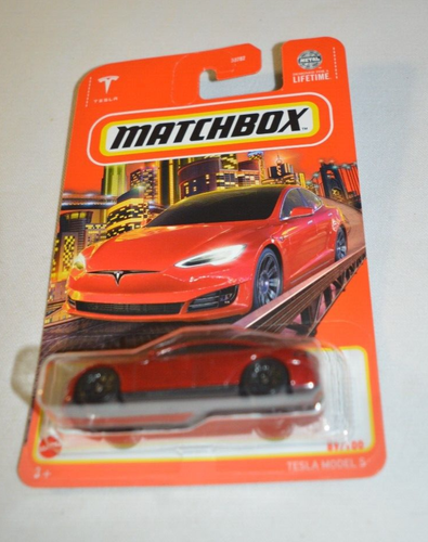 MATCHBOX 2024 CITY ADVENTURE 89/100 - TESLA MODELL S METALLIC ROT - Bild 2 von 5