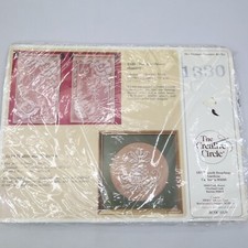 Vintage 1986 Creative Circle 1330 Traditional Welcome Kit Pineapple Lace NEW