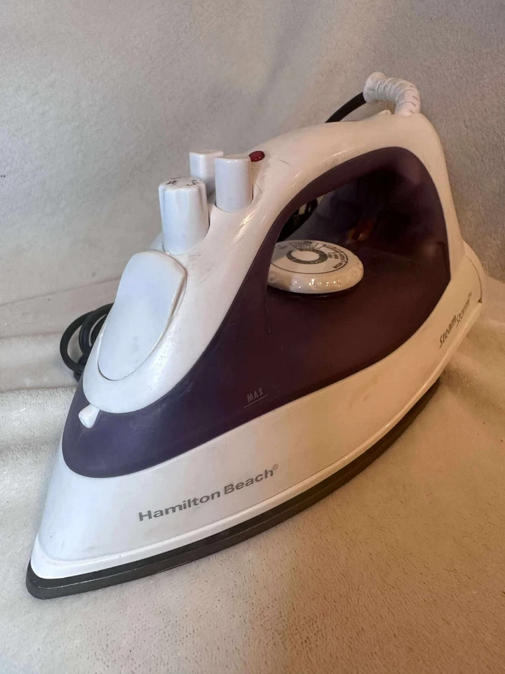 Plancha de vapor Hamilton Beach 14212 cable retráctil suela de acero inoxidable 1200 W Foto 2 de 4