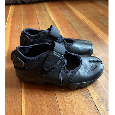 Nike Air Rift Black Leather Tabi Athletic Sneakers Women Size 6