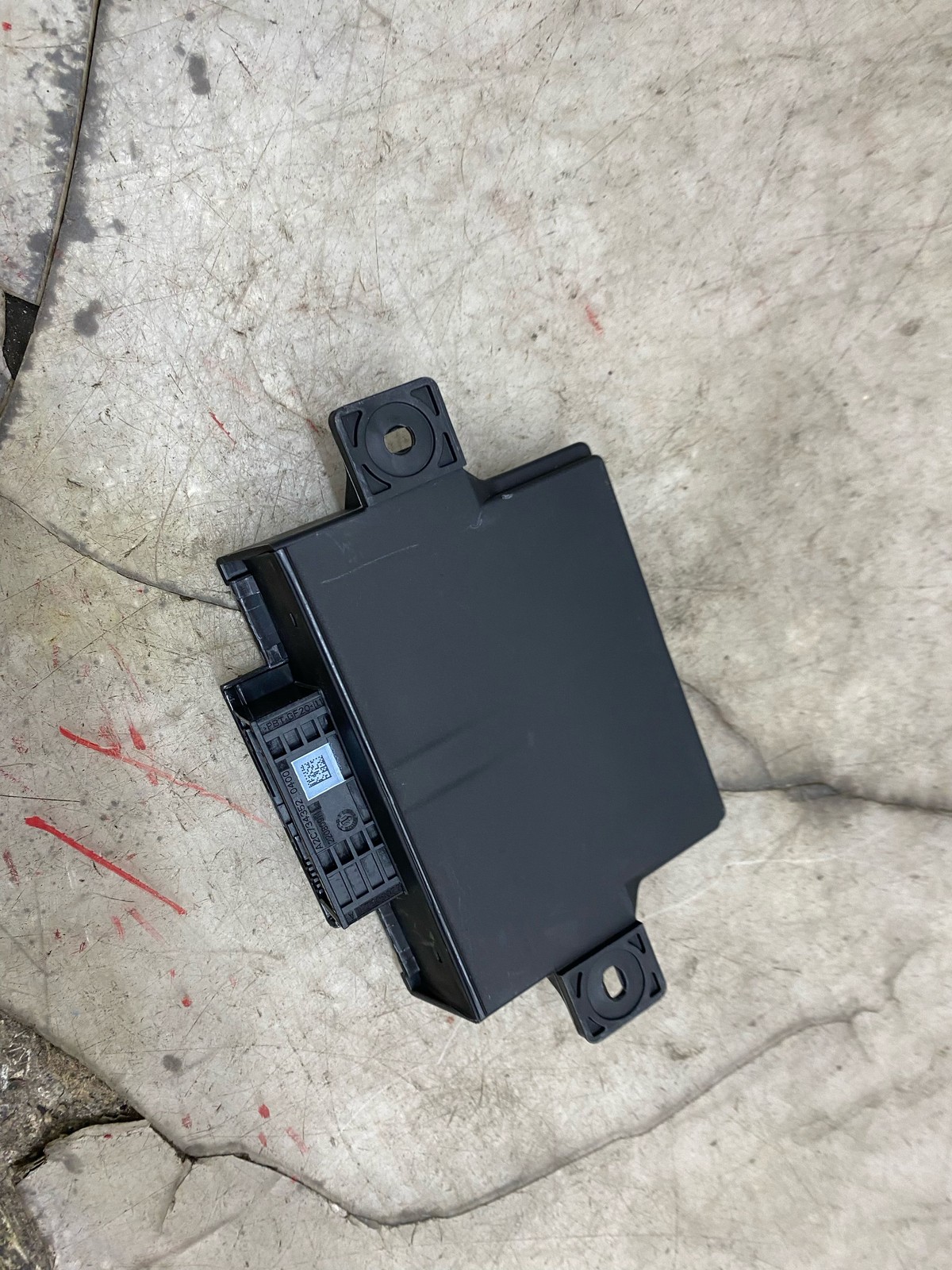 2015-2020 BENTLEY BENTAYGA OEM NETWORK GATEWAY CONTROL MODULE UNIT 4M2907468D