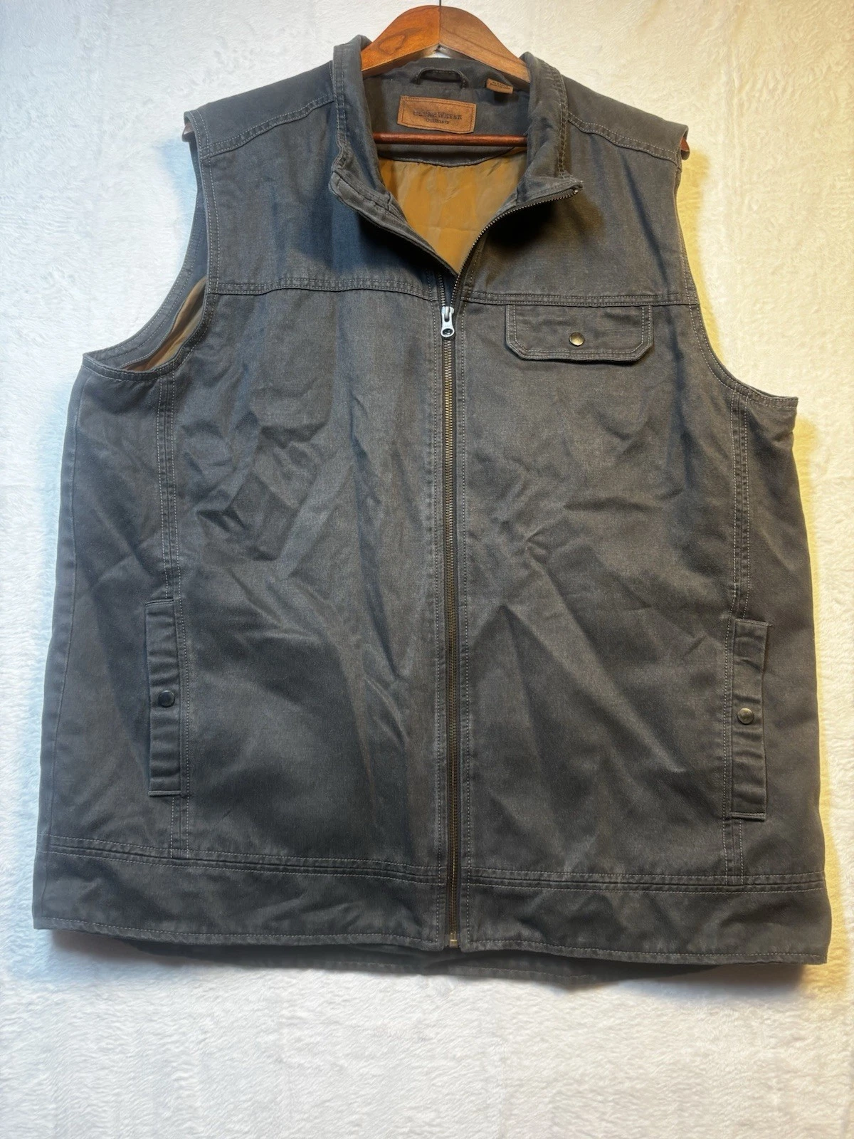 Men's Clear Water Outfitters Medium Charcoal Vest Premium Designee Outdoor