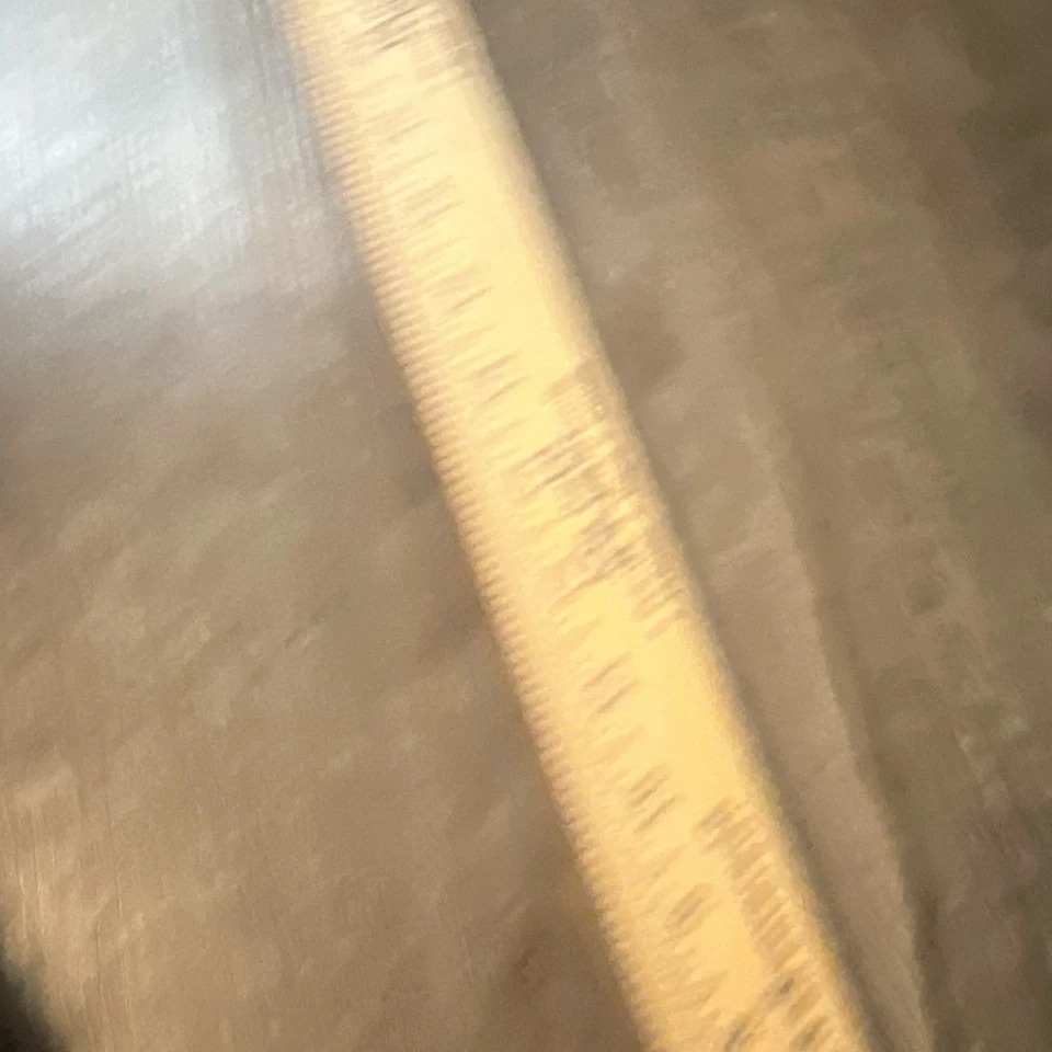 Cartera de cuero triple de 4” por 3” bordada de los Vikingos de la NFL - negra usada en excelente estado apenas usada Foto 4 de 4