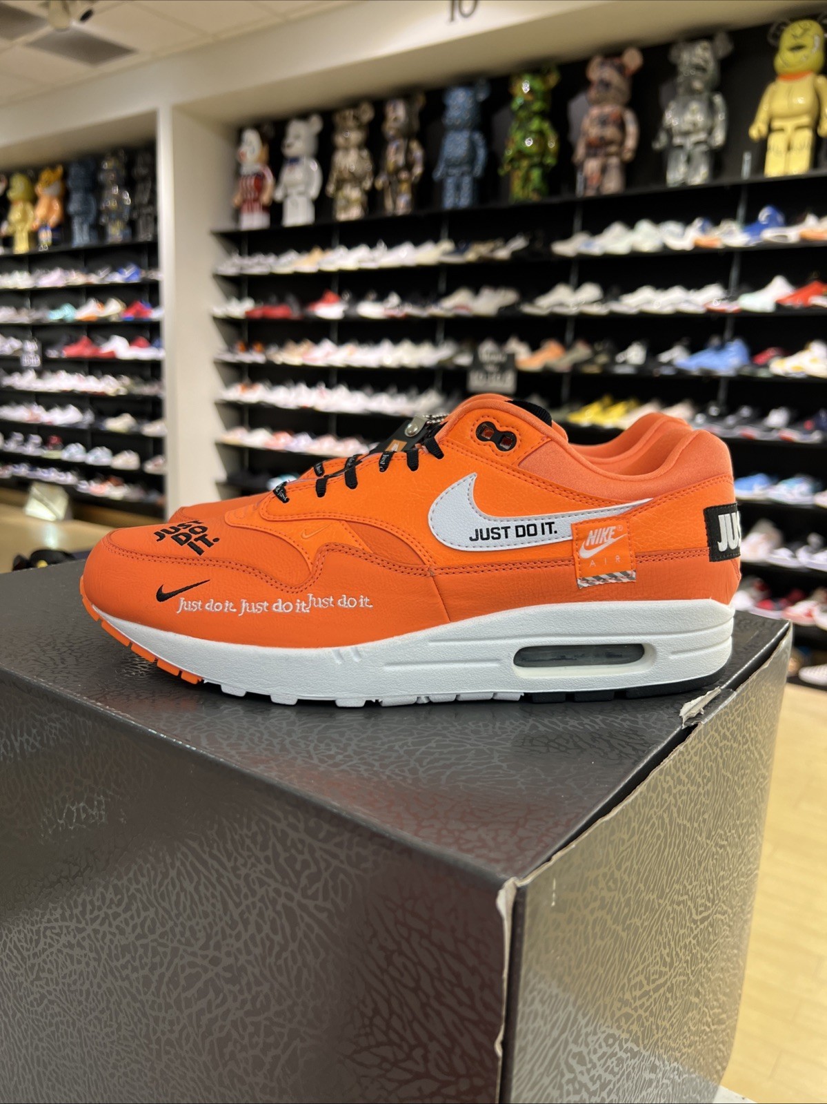 Nike Air Max 1 Bold Orange Just Do It Pack JDI Womens Sz 11.