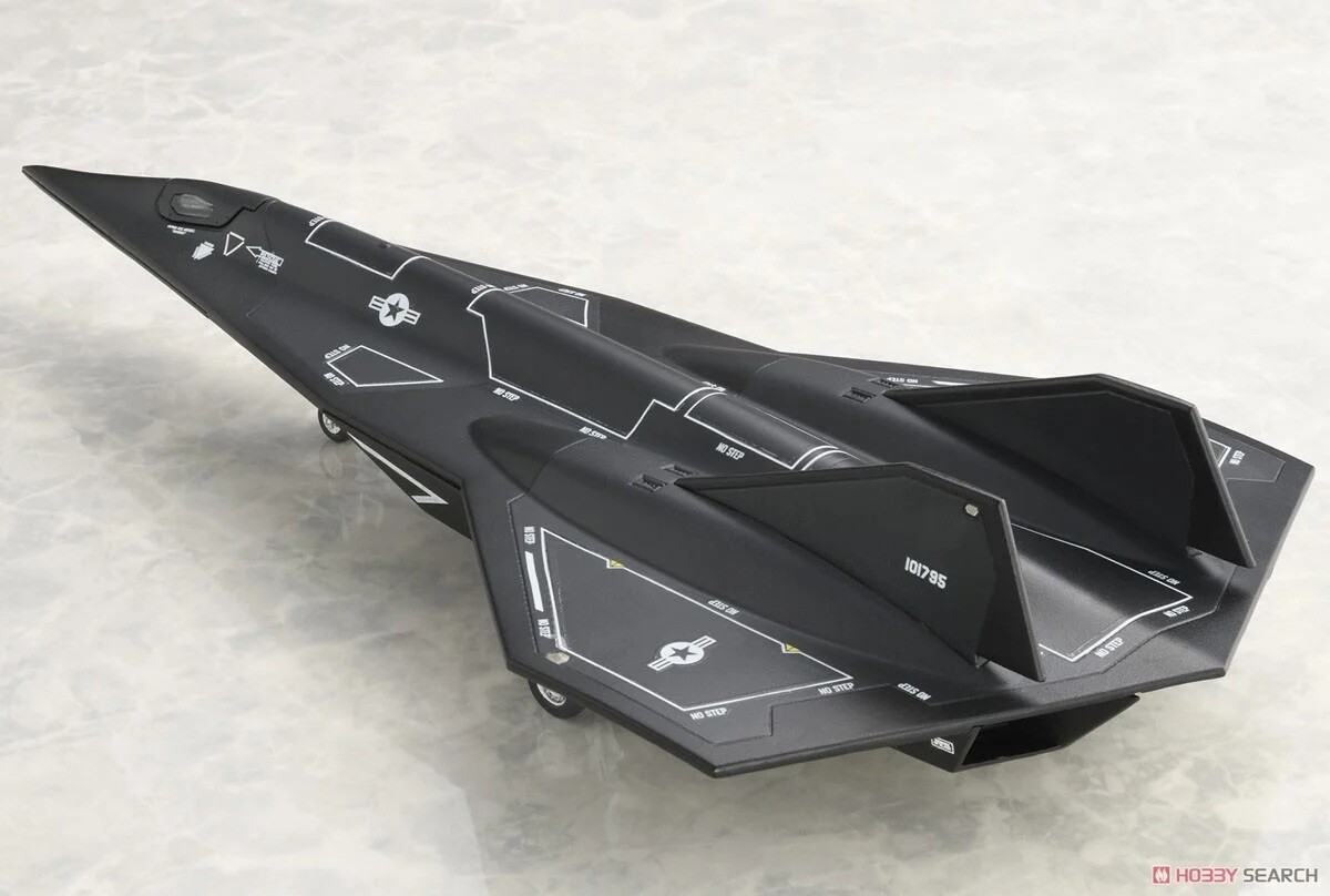 Top Gun Maverick Darkstar Stealth Aircraft Model 1/100 Scale Brand
