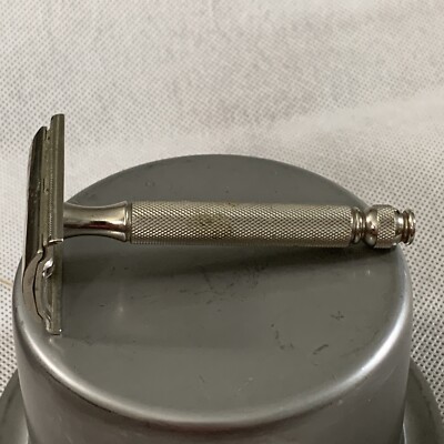 Vintage 1930's Gillette Silver Tone Safety Razor Pat. Off Made In