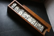 Domino Spiel sehr alt 54 Steine! in Holz-Box