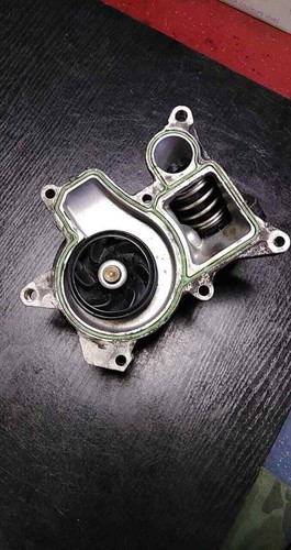 BMW 5ER 520d DIESEL WASSERKÜHLMITTELPUMPE & THERMOSTATGEHÄUSE 7797640