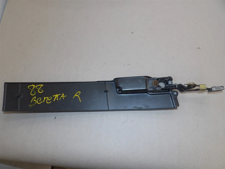 Manija de puerta exterior exterior lado pasajero derecho Chevy Beretta 1987-1996 OEM Foto 4 de 4