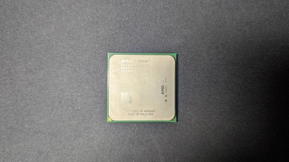 Processore CPU AMD Athlon 64 X2 4050e (2.1GHz) - Socket AM2 - ADH4050IAA5DO - Immagine 2 di 4