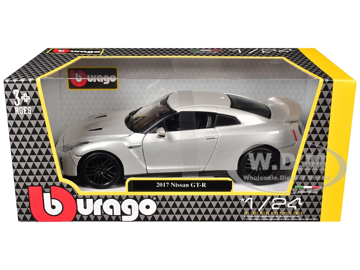Bburago 1/24 2017 Nissan GT-R ミニカー 2017 NISSAN GT-R R35 WHITE 1/24 DIECAST MODEL CAR BY BBURAGO 21082