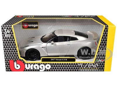 2017 NISSAN GT-R R35 WHITE 1/24 DIECAST MODEL CAR BY BBURAGO 21082