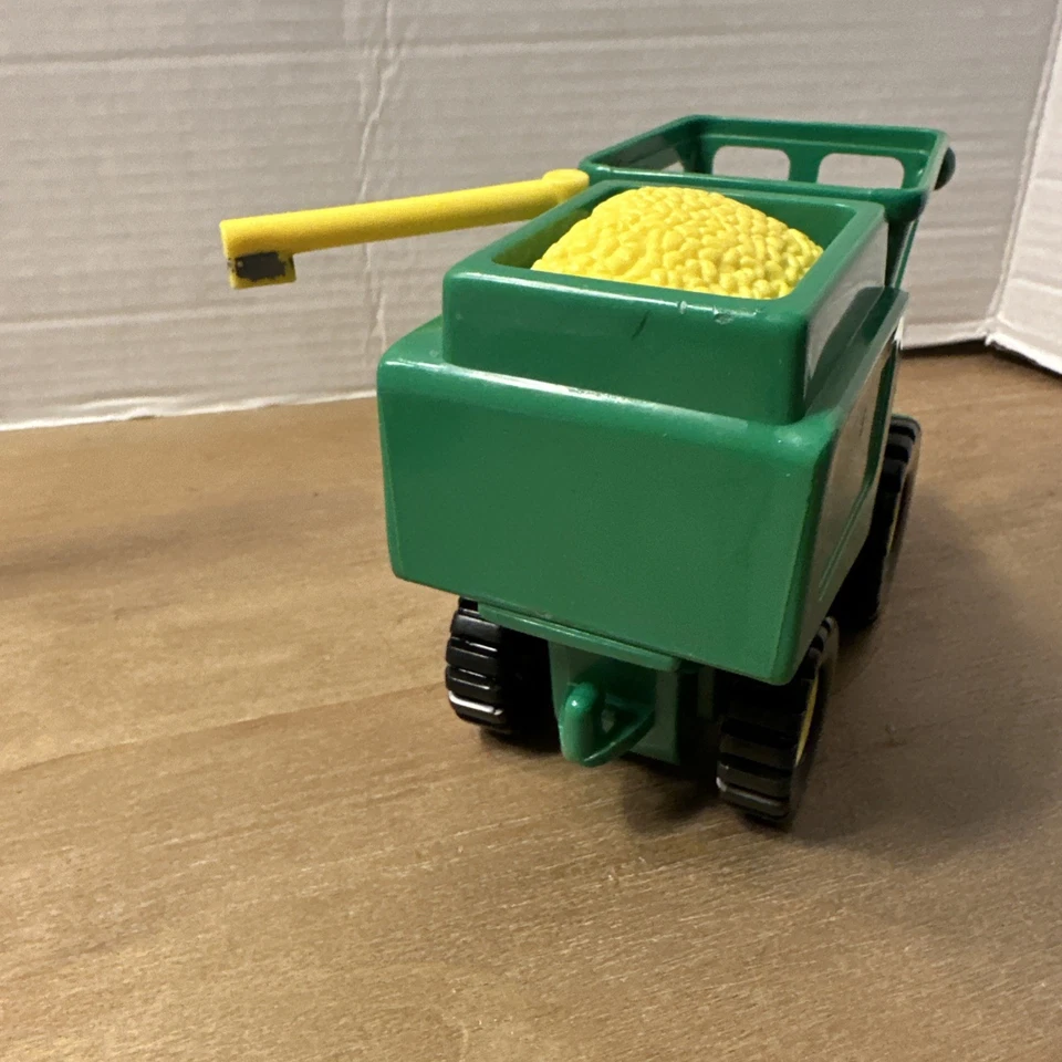 Tomy John Deere Fun on the Farm Combine Harvester with Moving Parts - Image 4 of 4