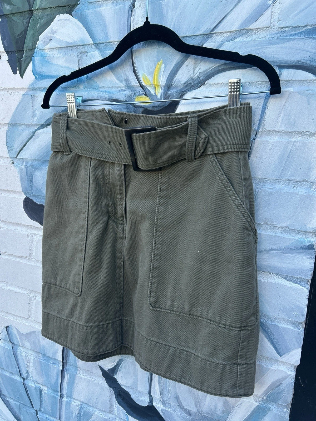 Banana Republic Women's Size 2 Beautiful Green Olive Skirt With Belt