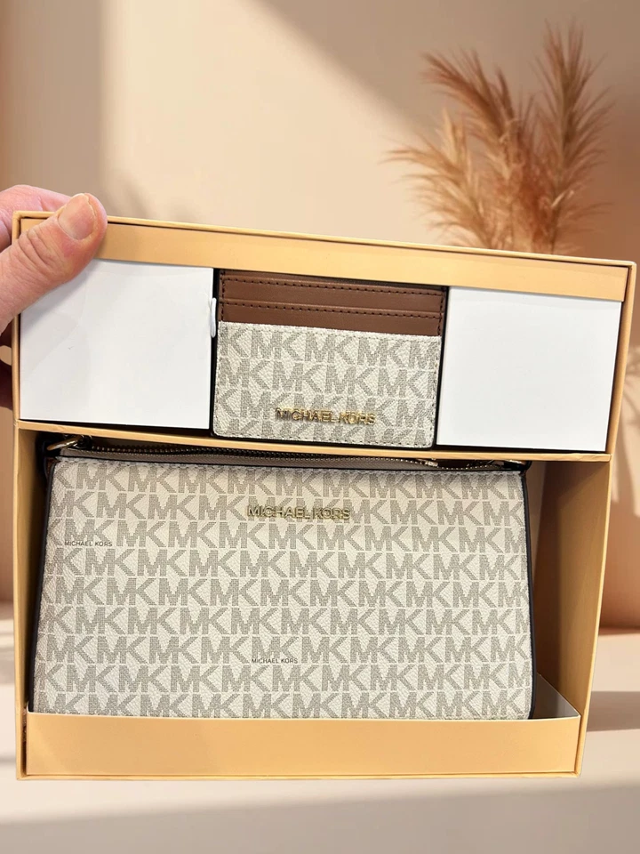 Michael Kors Jet Set Damas Mediano Logo Bolsa y Estuche para Tarjetas Caja de Regalo Set Vainilla Foto 2 de 4