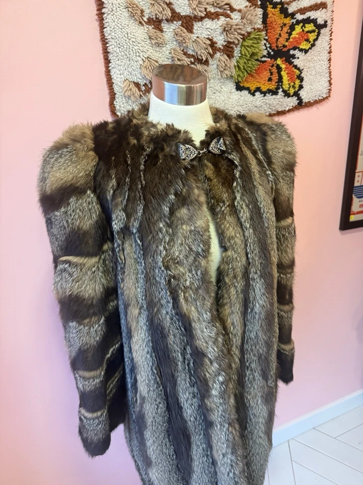 复古 Kline’s 皮草大衣带银色扣适合 L — 第 3/4 张图片