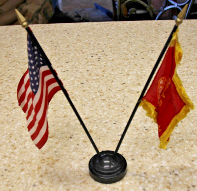 US MARINES BATTLE COLORS USA 4 x 6 DESK FLAG W BASE BIRTHDAY GRADUATION GIFT!