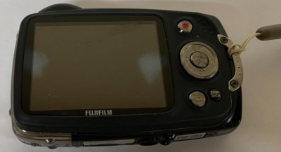 FUJIFILM XP30 DIGITAL CAMERA 14.2 MEGAL PIXEL DIGITAL CAMERA