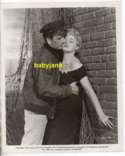 SHELLEY WINTERS RICHARD CONTE ORIGINAL 8X10 PHOTO 1951 THE RAGING TIDE