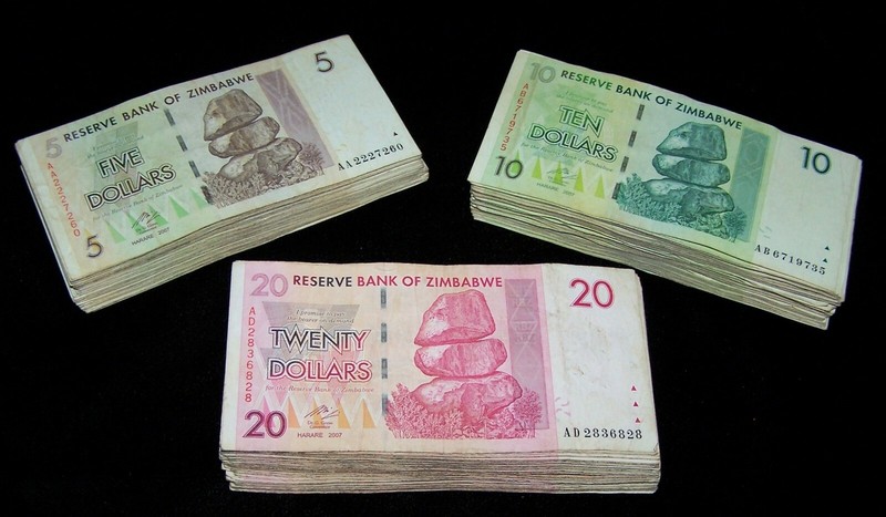 300 x  Zimbabwe 100 x 5/10/20 Dollar banknotes 2007/2008-3 circulated bundles