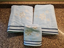 Bath Towels & Hand 3-Piece Set 100% Cotton Welspun Blue Vintage Snowflakes