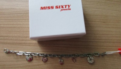 Miss Sixty Miss 60 Armband Armkettchen Bettelarmband Edelstahl 18 cm 5 Anhänger