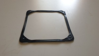 InLine Shroud Vibrationsdämpfer Gummi-Entkopplung 2mm stark für Lüfter 120x120mm