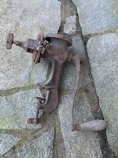 Vecchio / antico trita carne macina carne in metallo a manovella