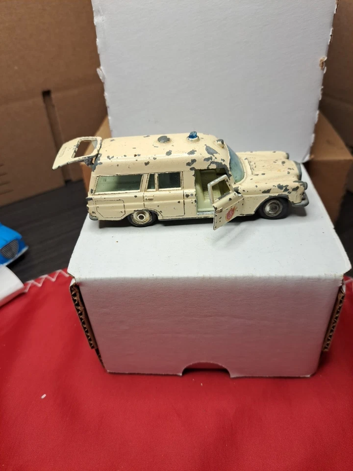Ambulancia Lesney Matchbox King Size K-6 Mercedes Benz “binz” Foto 2 de 4