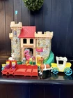 VTG 1974 Fisher Price Original Little People Castle Playset & Accessories B993-A
