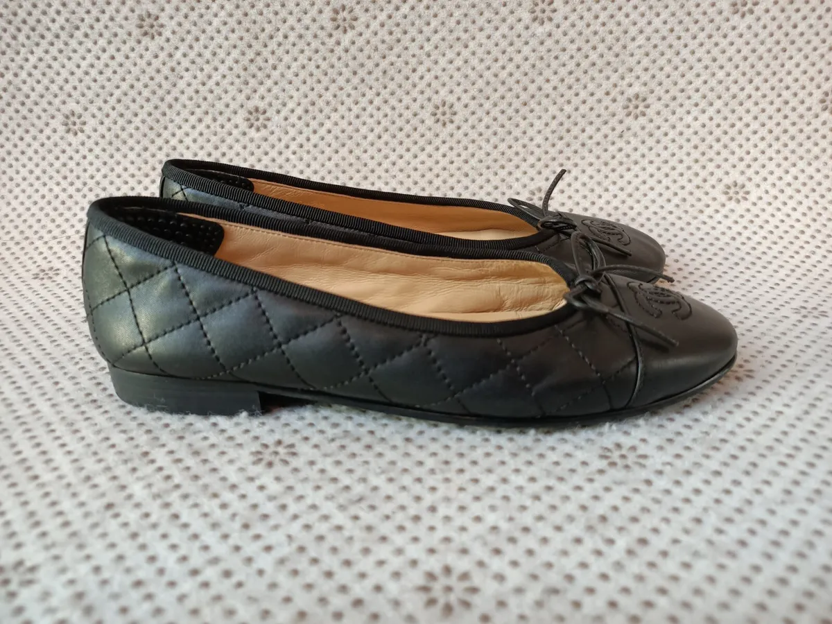 Chanel Black Quilted Leather CC Bow Ballet Flats 34