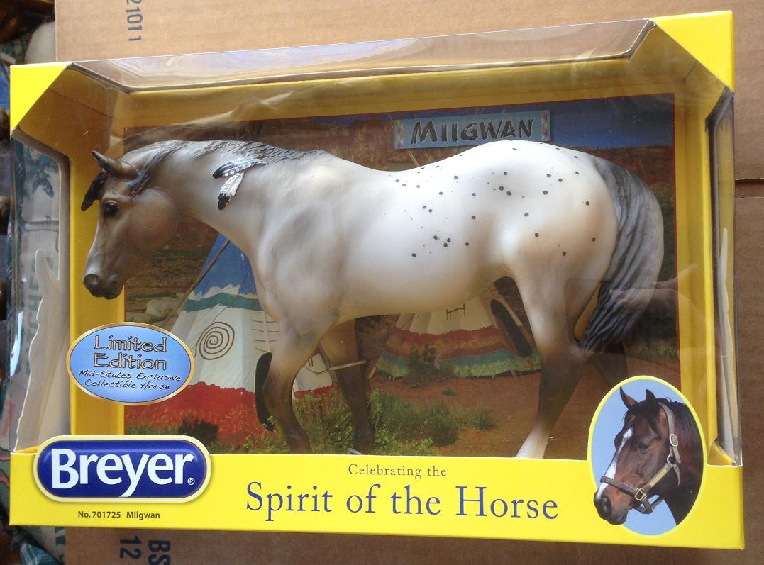 BREYER Miigwan Mid States SR dreamcatcher #701725 indian pony
