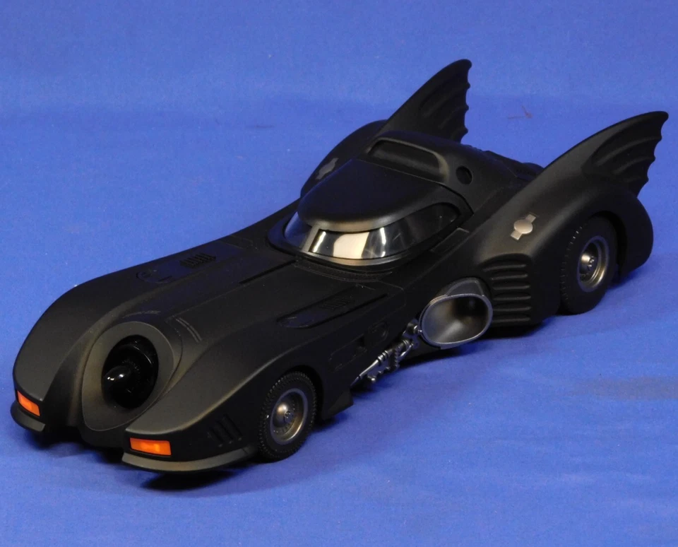 BATMAN 1989 1:18 SCALE BATMOBILE DIECAST ELECTRONIC LIGHTS AND SOUND - Image 4 of 4