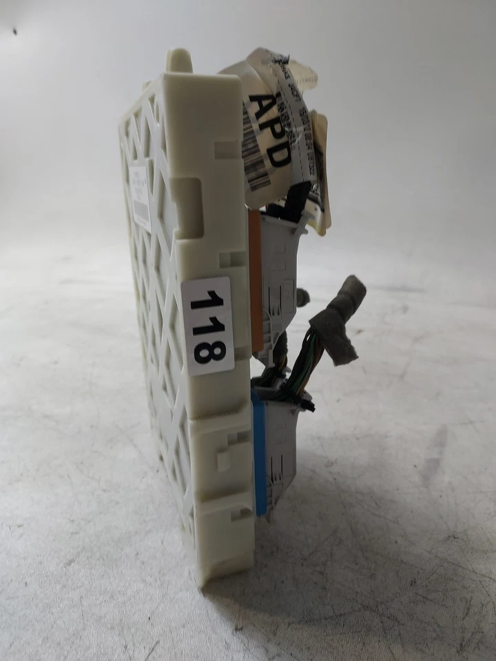 Ford Focus 2012 sedán carrocería BCM MÓDULO BLOQUE CAJA DE FUSIBLES OEM BV6N-14AO73-JN Foto 4 de 4