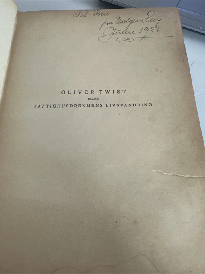 Charles Dickens Oliver Twisting in Danish language  - Image 2 of 4