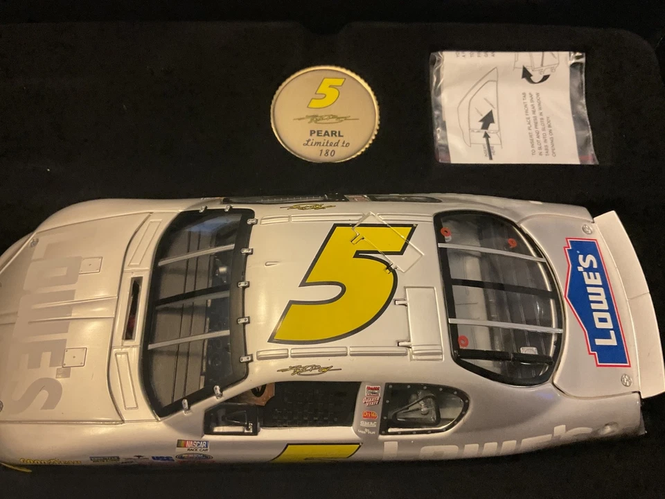 2004 Team Caliber Owners Pearl Kyle Busch #5 Lowes NASCAR Rookie Stripes 1/24 Foto 2 de 4