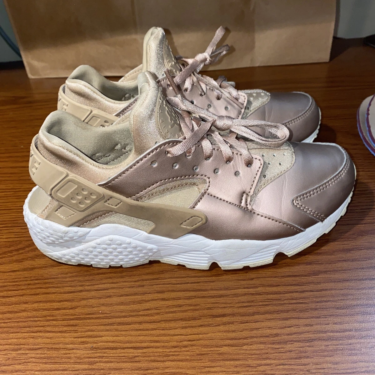 Nike air huarache run se metallic red clearance bronze/elm
