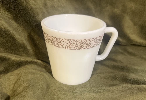 VTG Pyrex Coffee Brown 70s  Milk Glass Mugs Cups Woodland Pattern Corning  (1944