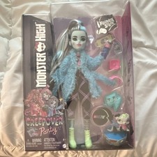 Monster High Frankie Stein Creepover Party Sleepover Doll Set Pet HLP90