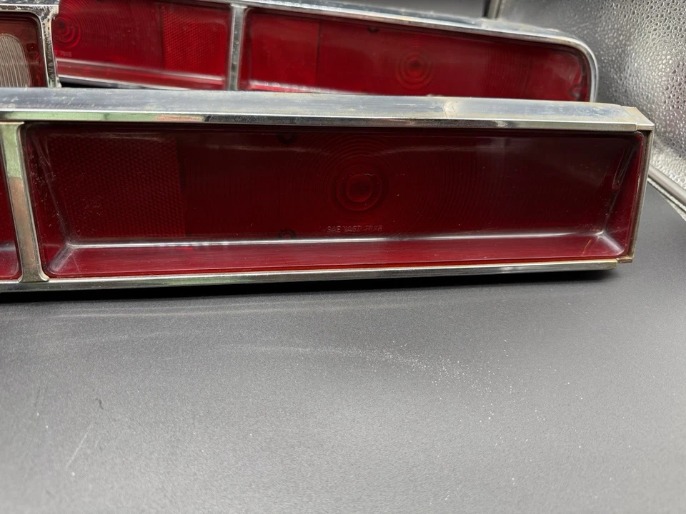 Juego de carcasas de luces traseras cromadas AMC AMX Javelin LH-RH Javelin 1970 y luz de respaldo OEM Foto 3 de 4